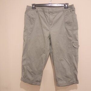The Avenue Olive Green Utility, Cropped Cargo Capris for Women